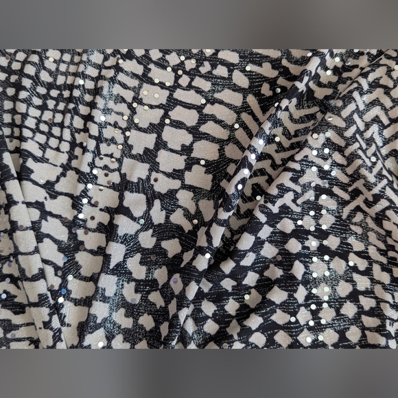 Elegant Women's (Size Large) Black & Tan Cowl Neck Rouched Shimmering Blouse/Top - Picture 7 of 16